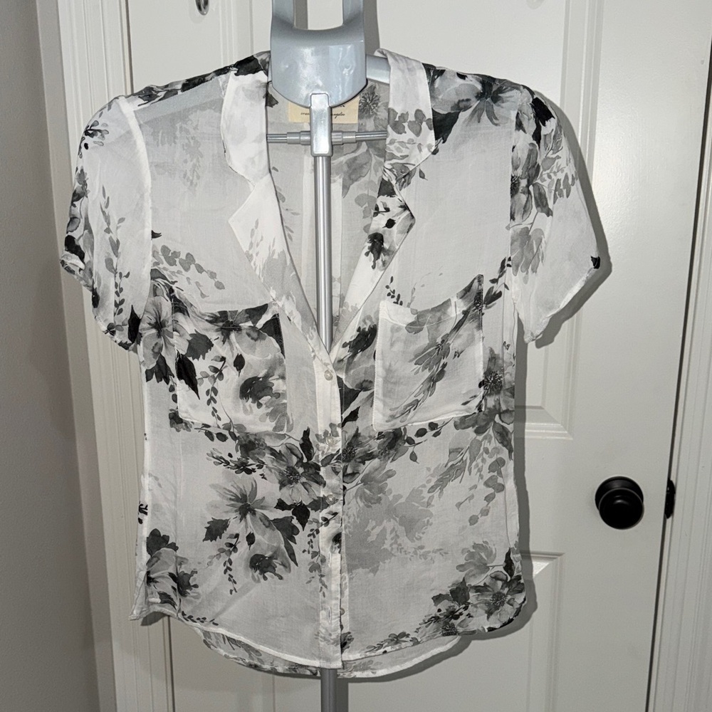 Anthropologie Cloth & Stone Gray sheer Floral Blouse